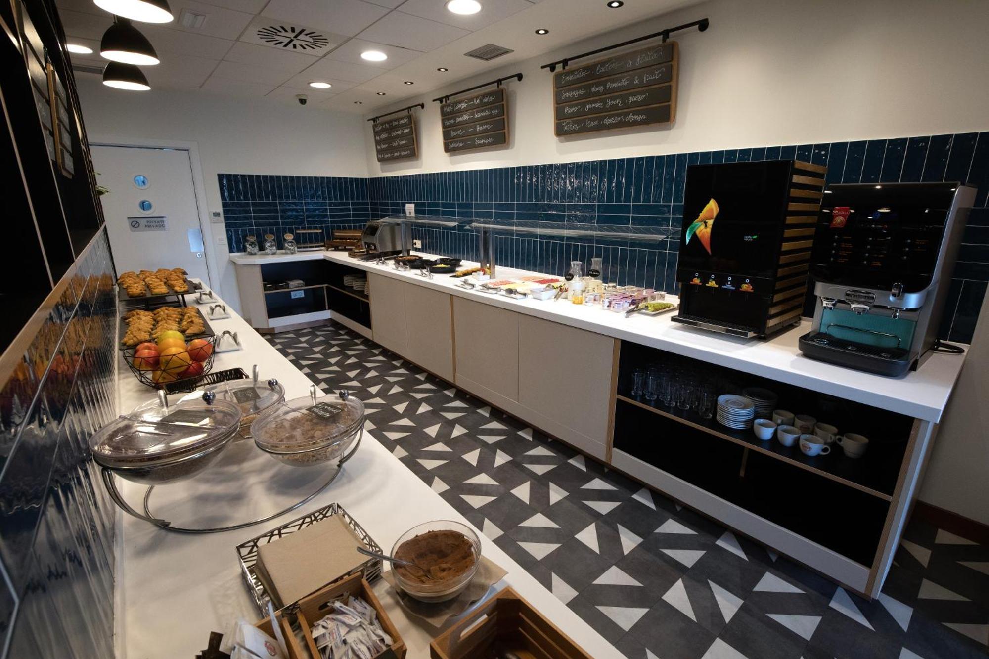 Travelodge Madrid Metropolitano Eksteriør billede